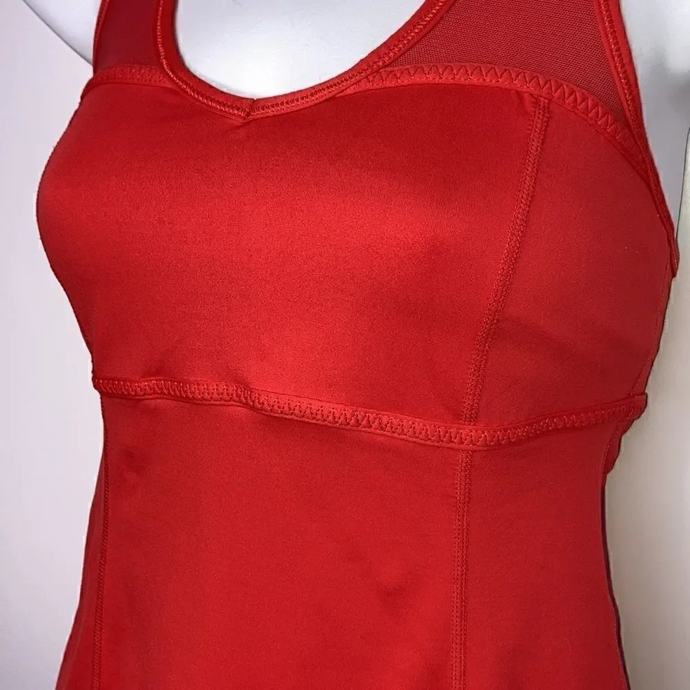 LuLulemon Tank Top With Built in Bra Woman’s Size 4
